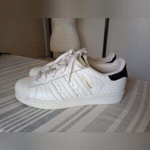 Adidas Superstar Sneakers
